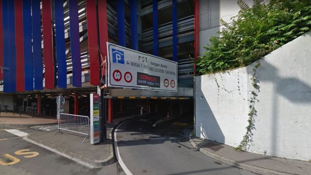 Hiring a car at Geneva Airport: Swiss side car rental