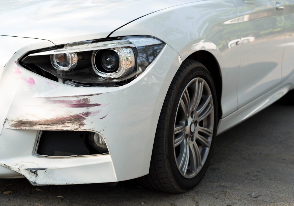 damage to white hire car